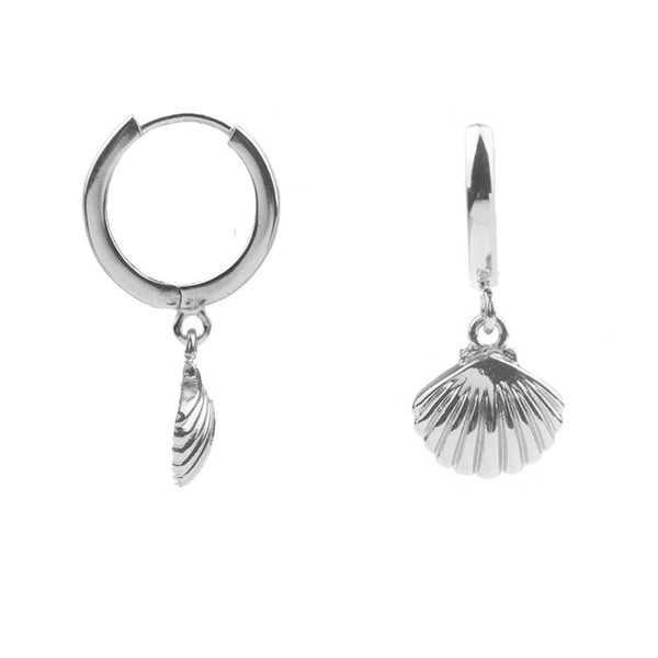 The sea shell earrings in silver colour from the brand ALL THE LUCK IN THE WORLD