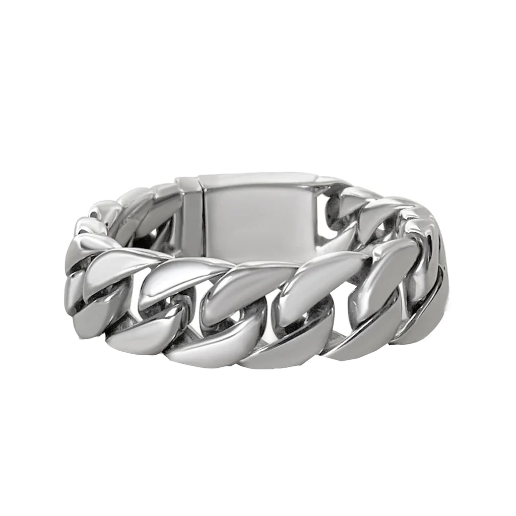 The chunky chain bracelet in silver colour from the brand ANISA SOJKA