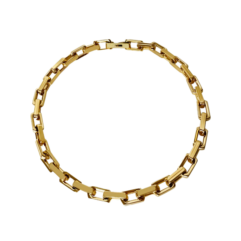 The Juliet square link necklace in gold colour from the brand ANISA SOJKA