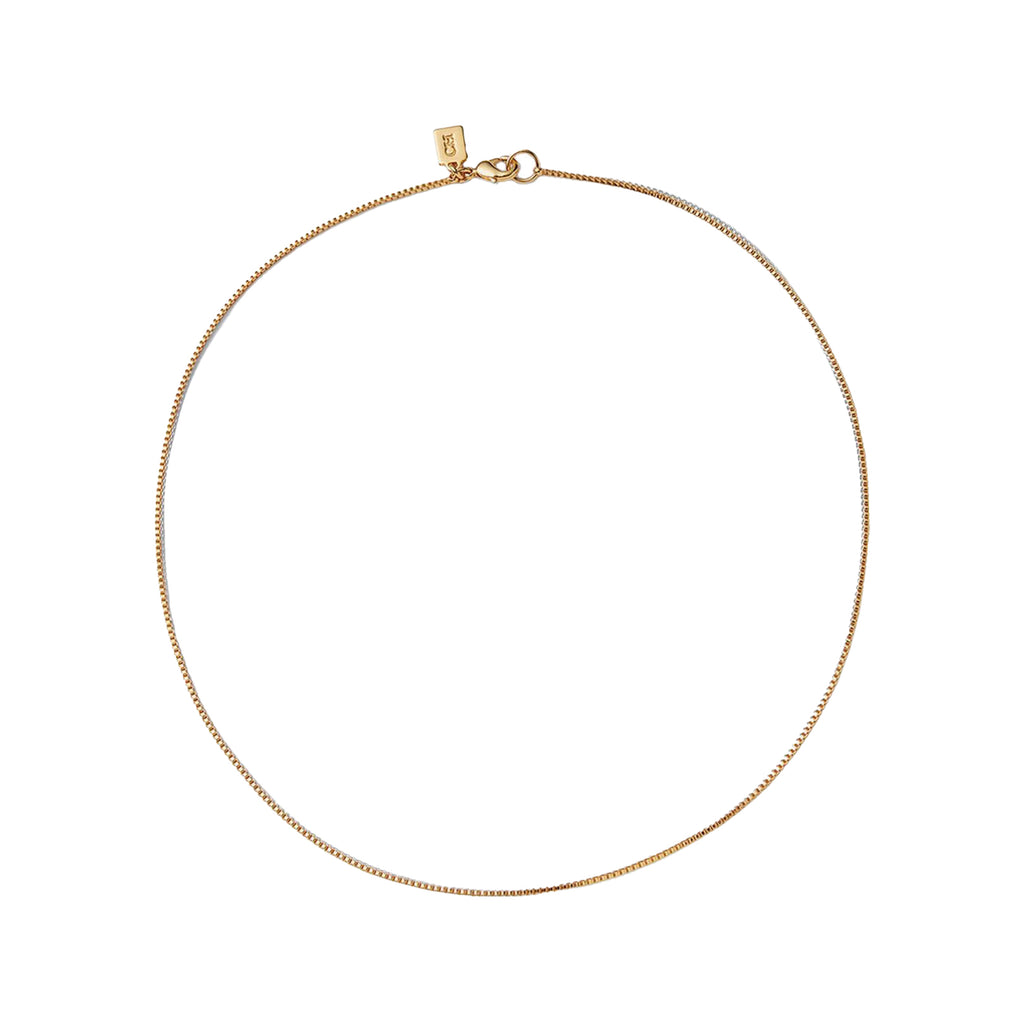 The box chain necklace in gold from the brand CRYSTAL HAZE