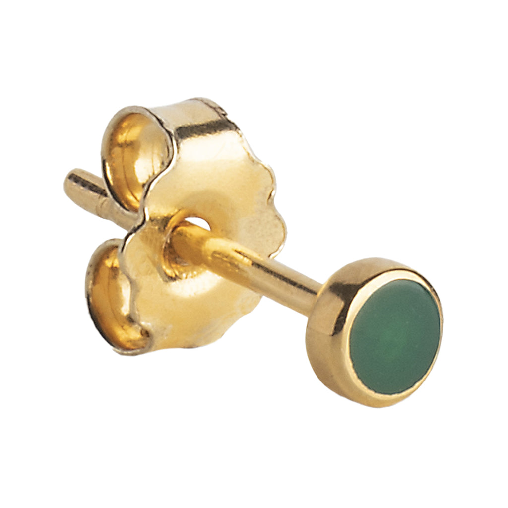 The dot stud single earring in gold and petrol-green colour from the brand ENAMEL COPENHAGEN