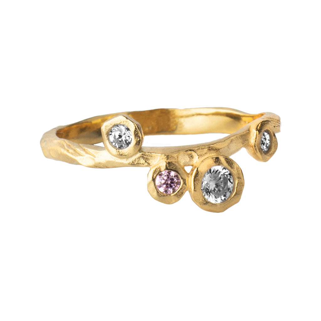 The rose ring in gold colour from the brand ENAMEL COPENHAGEN