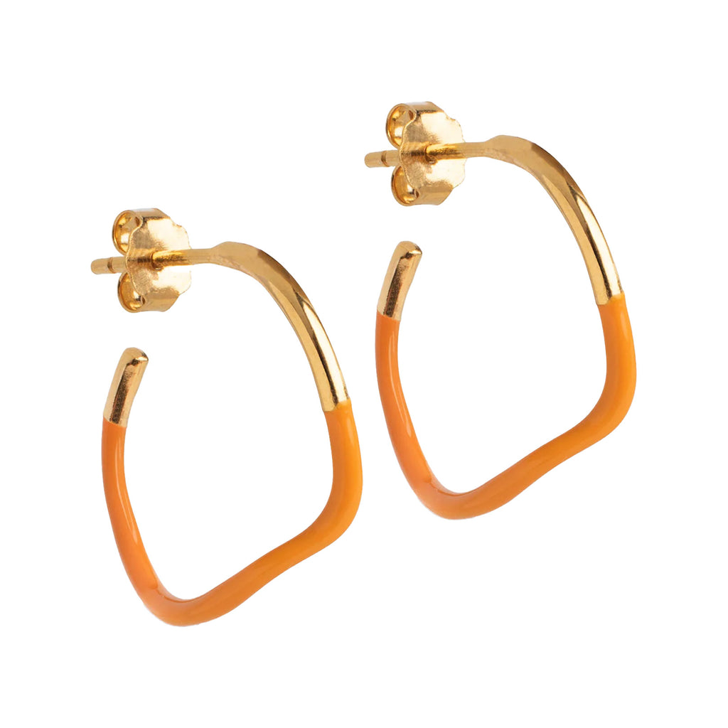 The Sway hoop earrings in gold and orange colours from the brand ENAMEL COPENHAGEN