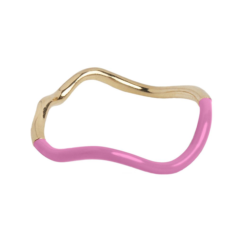 The sway ring in gold and pink colour from the brand ENAMEL COPENHAGEN