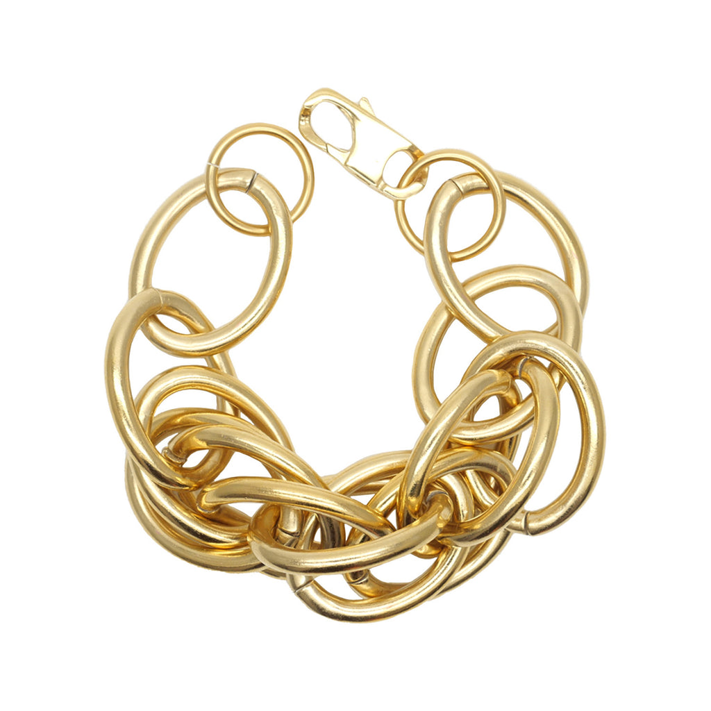 The Elisabeth bracelet in gold colour from the brand GISEL B