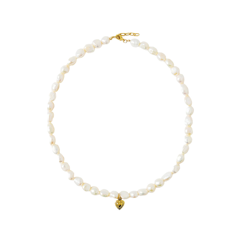 The Hannah choker in gold and pearl colour from the brand GISEL B