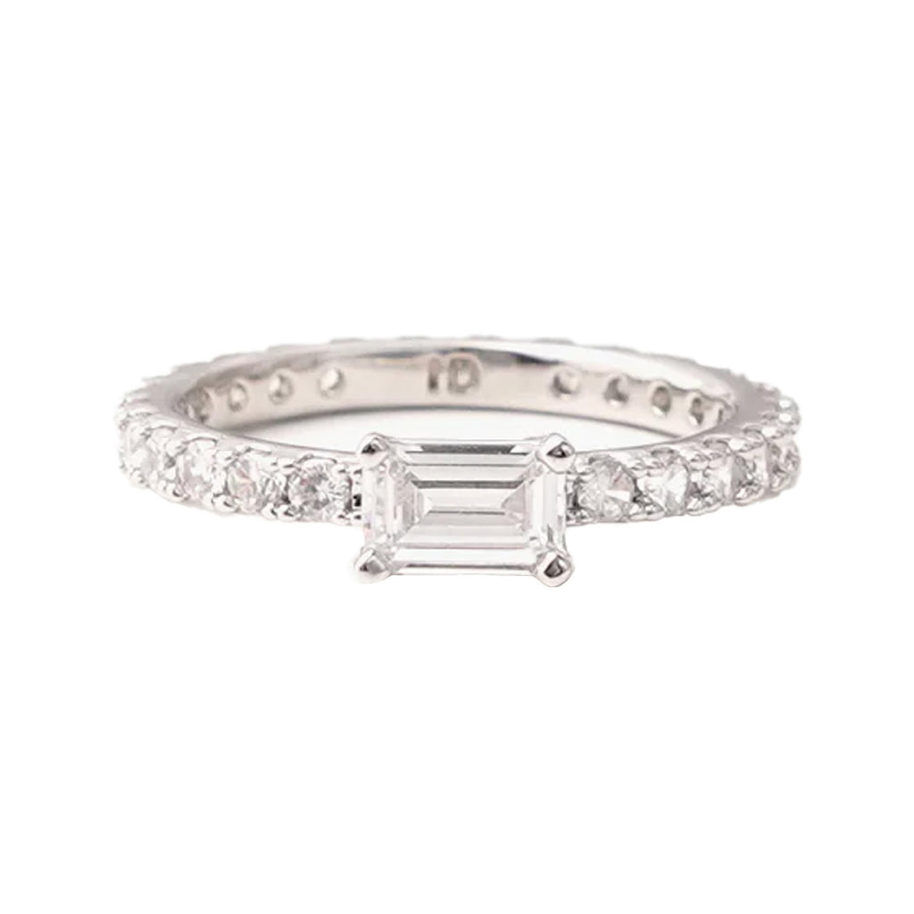 The Ultra slim ring in silver and clear colours from the brand IZABEL DISPLAY