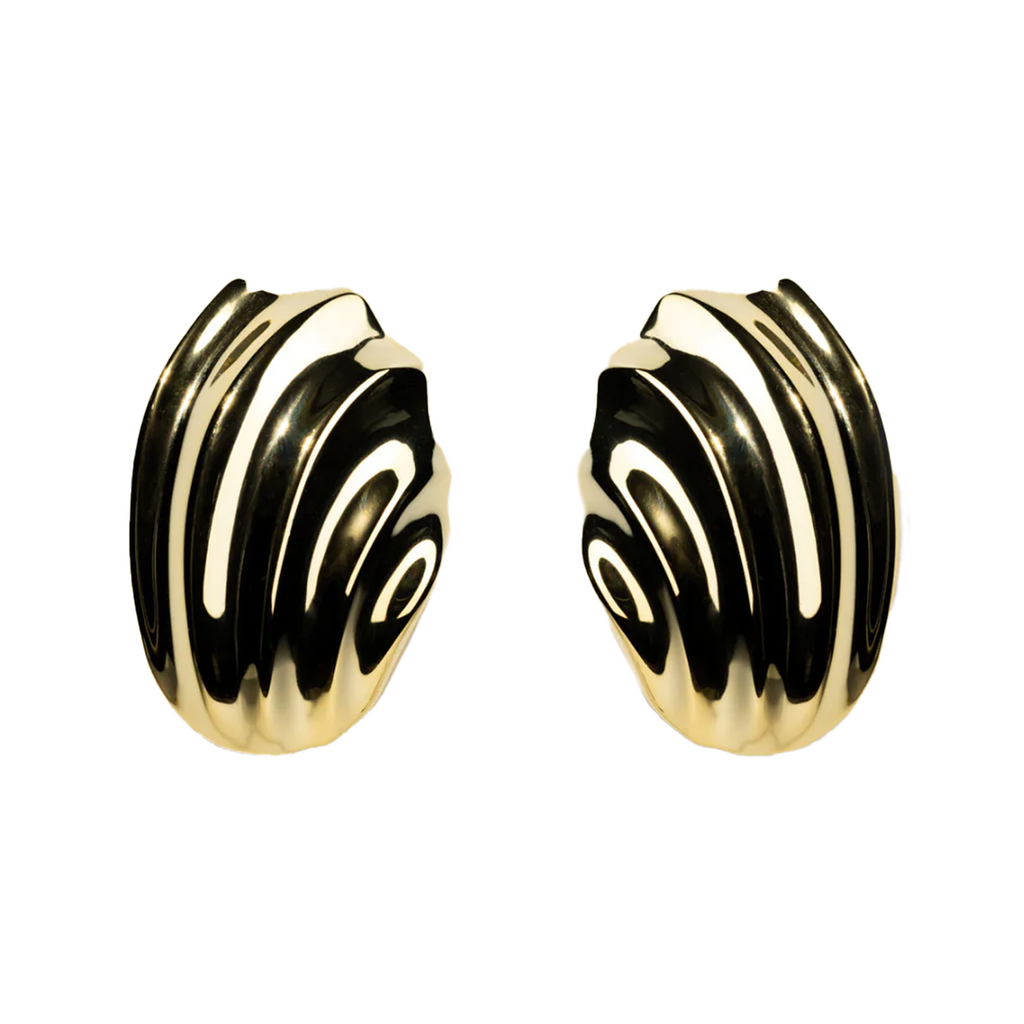 The Ines stud earrings in gold colour from the brand JASMIN SPARROW