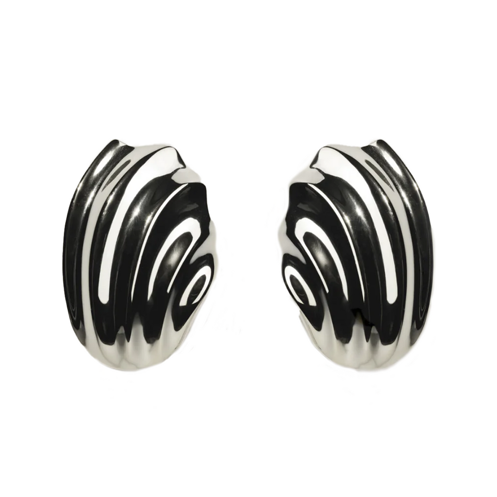 The Ines stud earrings in silver colour from the brand JASMIN SPARROW