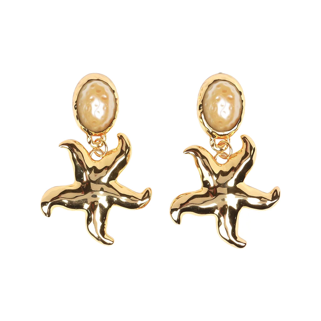 The Mermaid Dreams earrings in gold and pearl colours from the brand JULIETTA