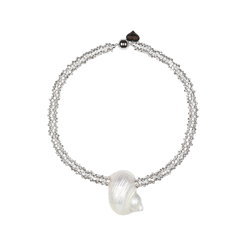 The Spetses necklace in silver and pearl colours from the brand JULIETTA