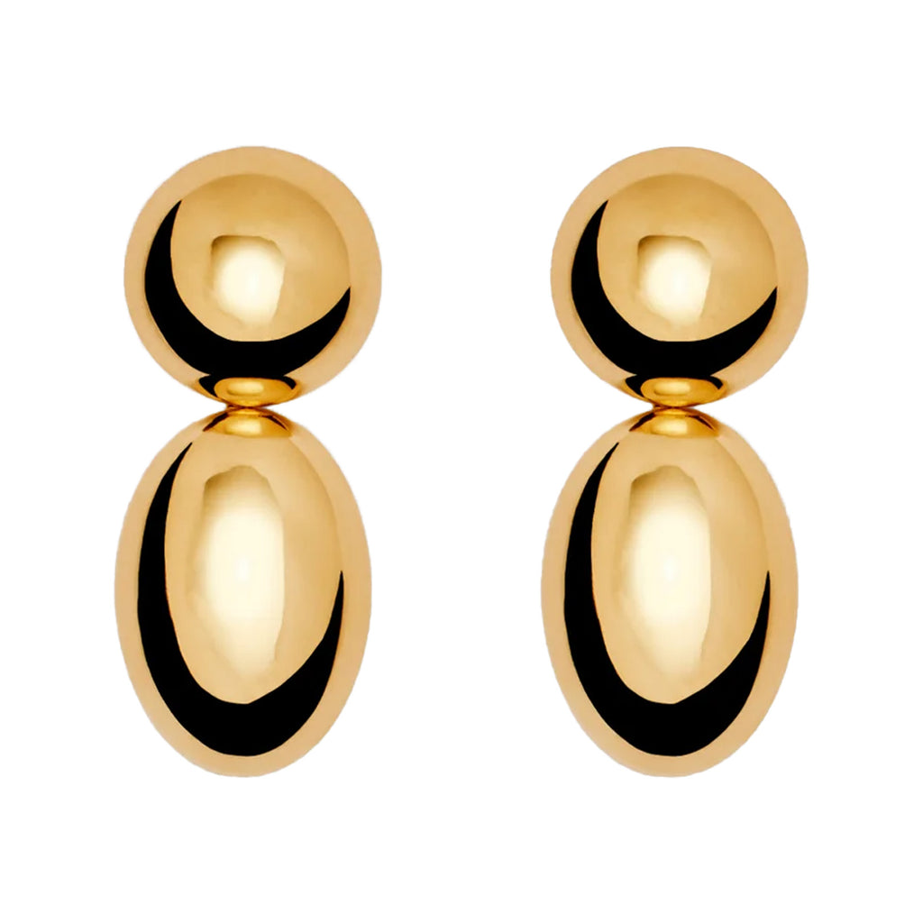 The Klara stud earrings in gold colour from the brand LIÉ STUDIO