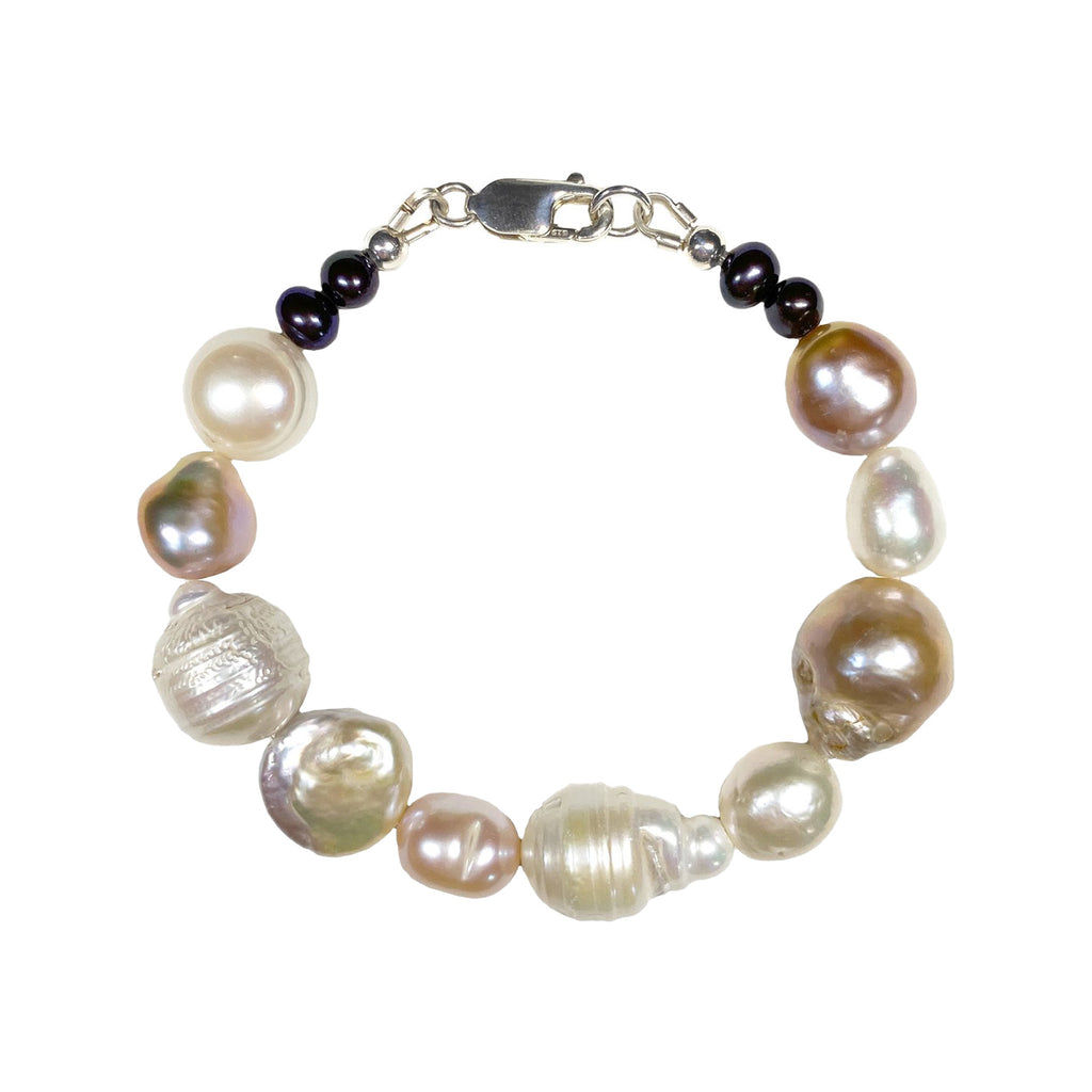 The Full Moon Rising bracelet in silver and pearl colours from the brand MARGAUX STUDIOS