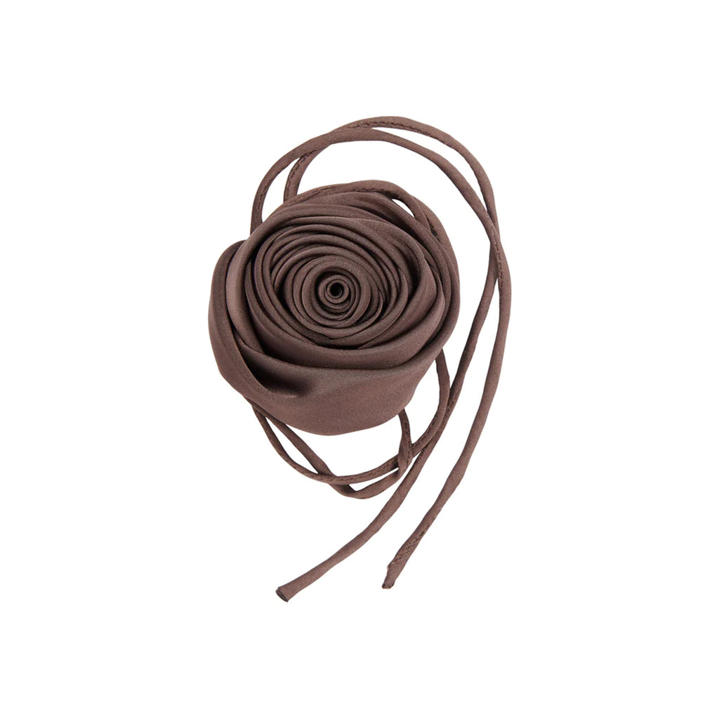 The rose string choker in mocca colour from the brand PICO