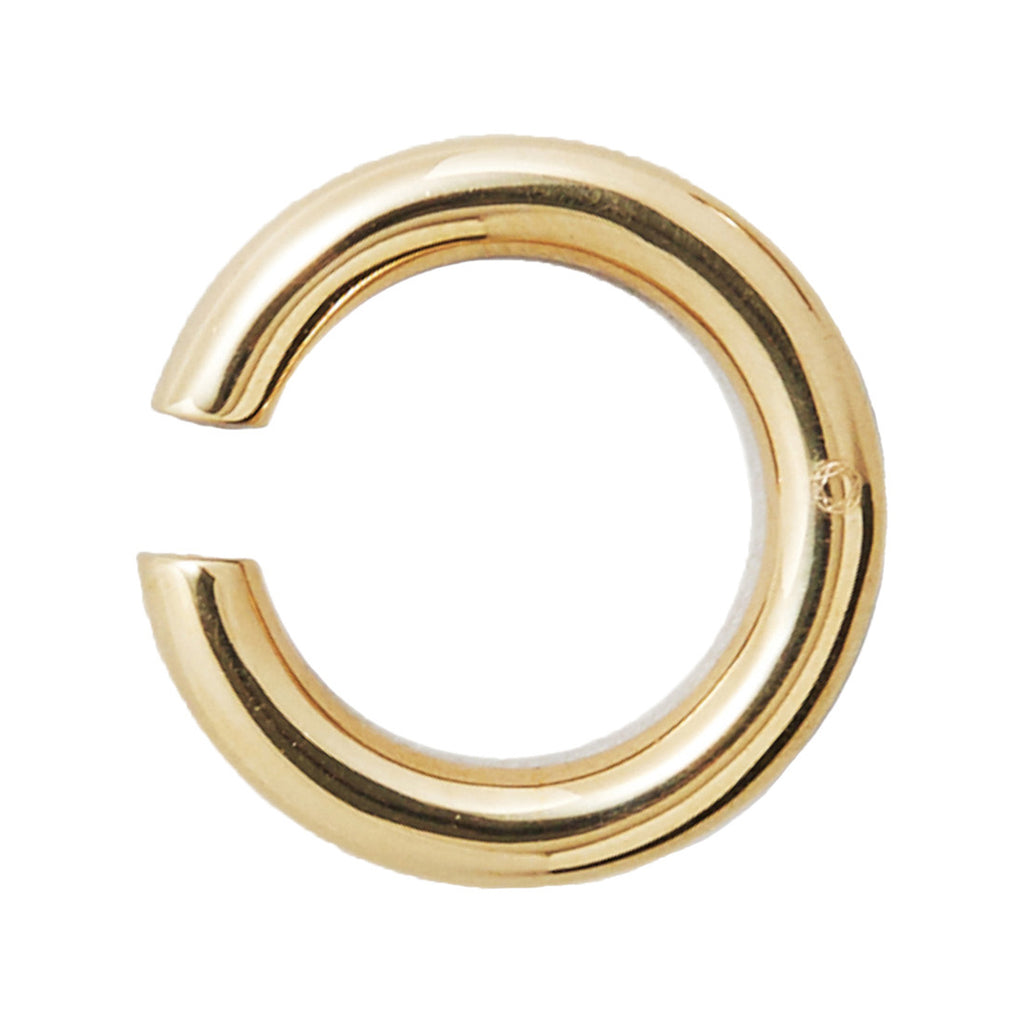 The bold earcuff no2 in gold colour from the brand SASKIA DIEZ