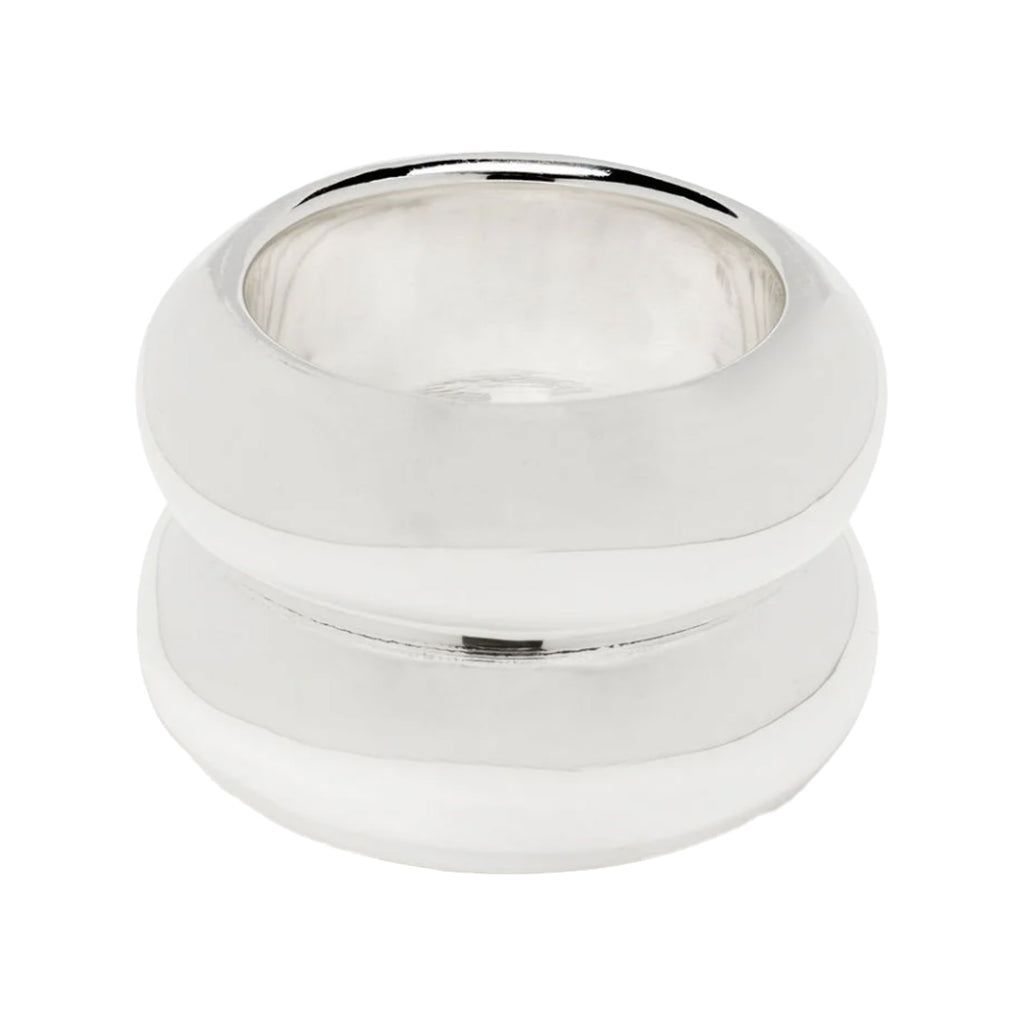 The Breve ring in silver color from the brand UNCOMMON MATTERS