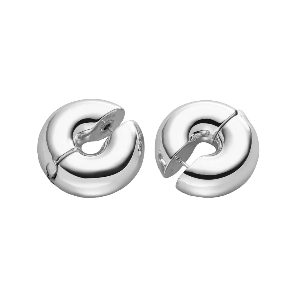 The Stratus hoop earrings in silver colour from the brand UNCOMMON MATTERS